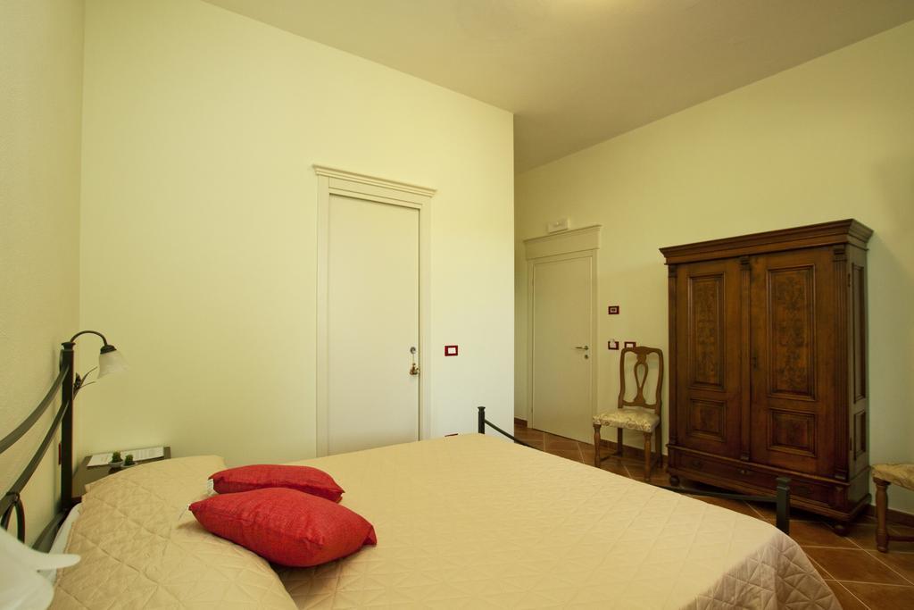 Le Camere Di Nonna Mara Montescudaio Quarto foto